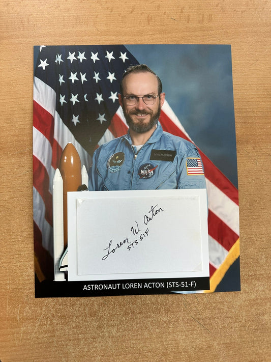 Astronaut Loren Acton hand-signed 5x3'' index card on 8x10'' presentation