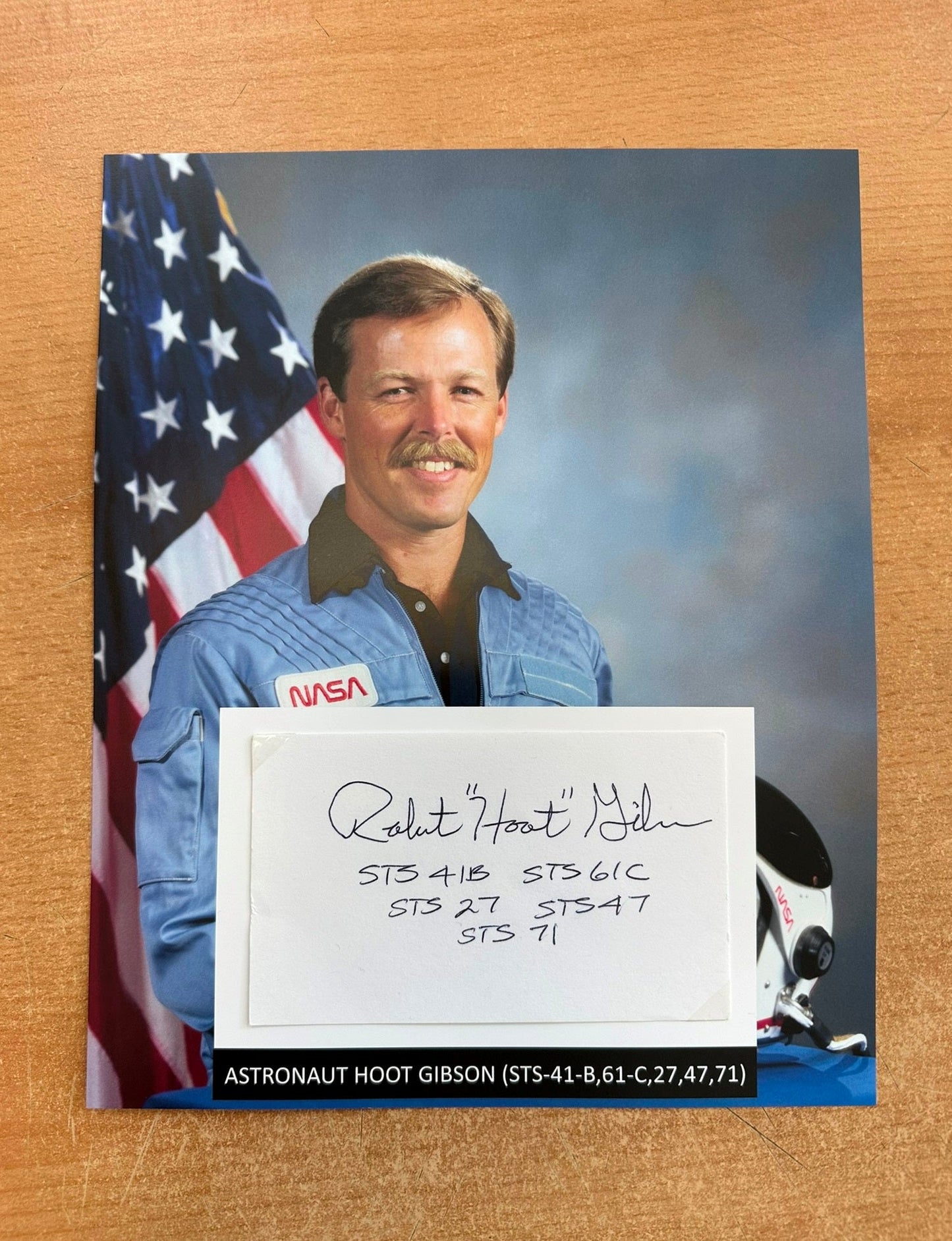 Astronaut Hoot Gibson hand-signed 5x3'' index card on 8x10'' presentation