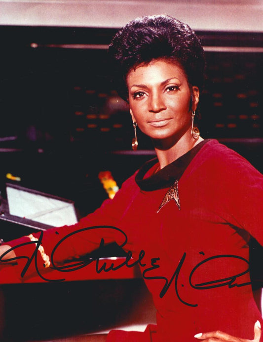 STAR TREK: Nichelle Nichols handsigned 8x10'' photo