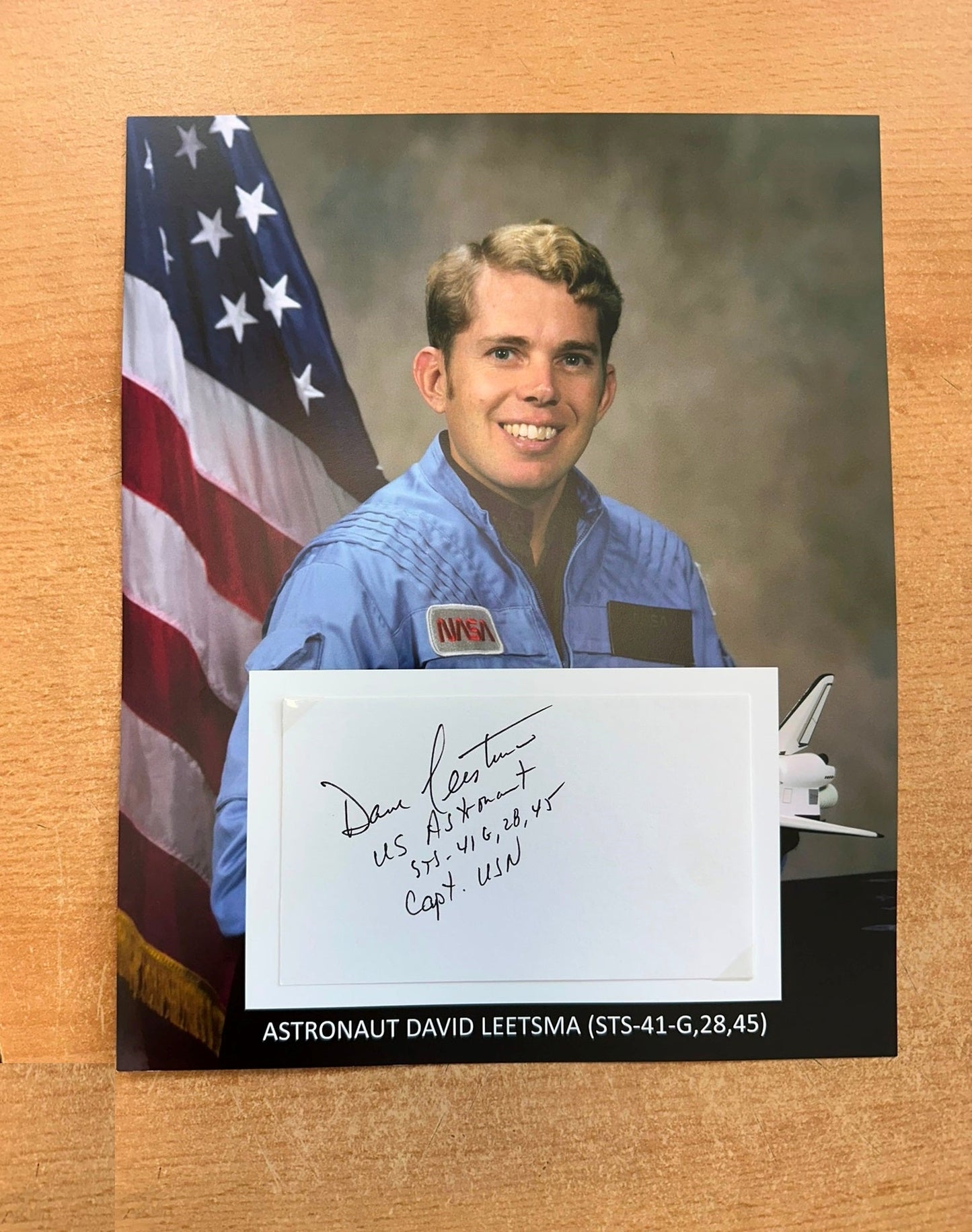 Astronaut David Leetsma hand-signed 5x3'' index card on 8x10'' presentation