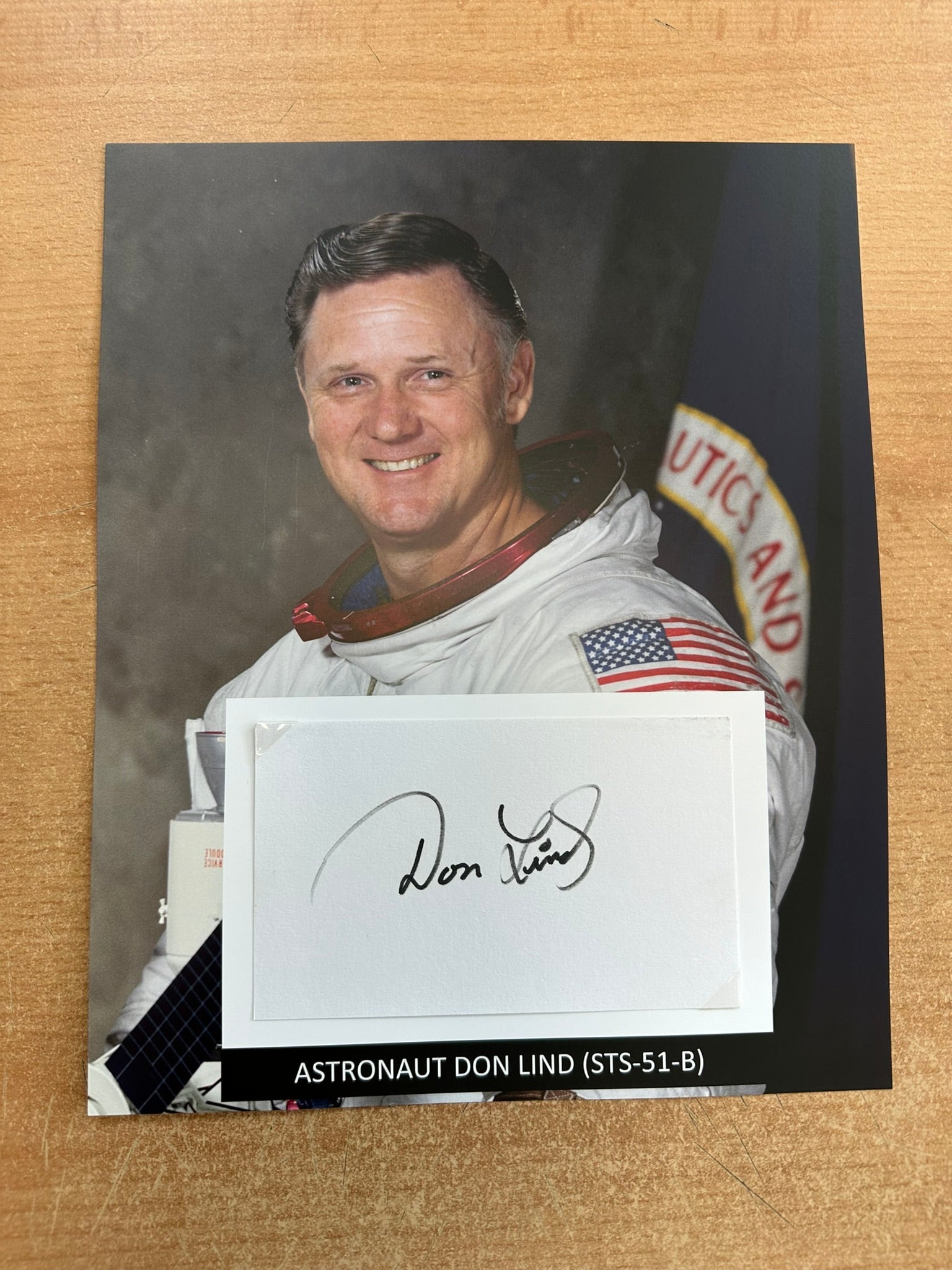 Astronaut Don Lind hand-signed 5x3'' index card on 8x10'' presentation