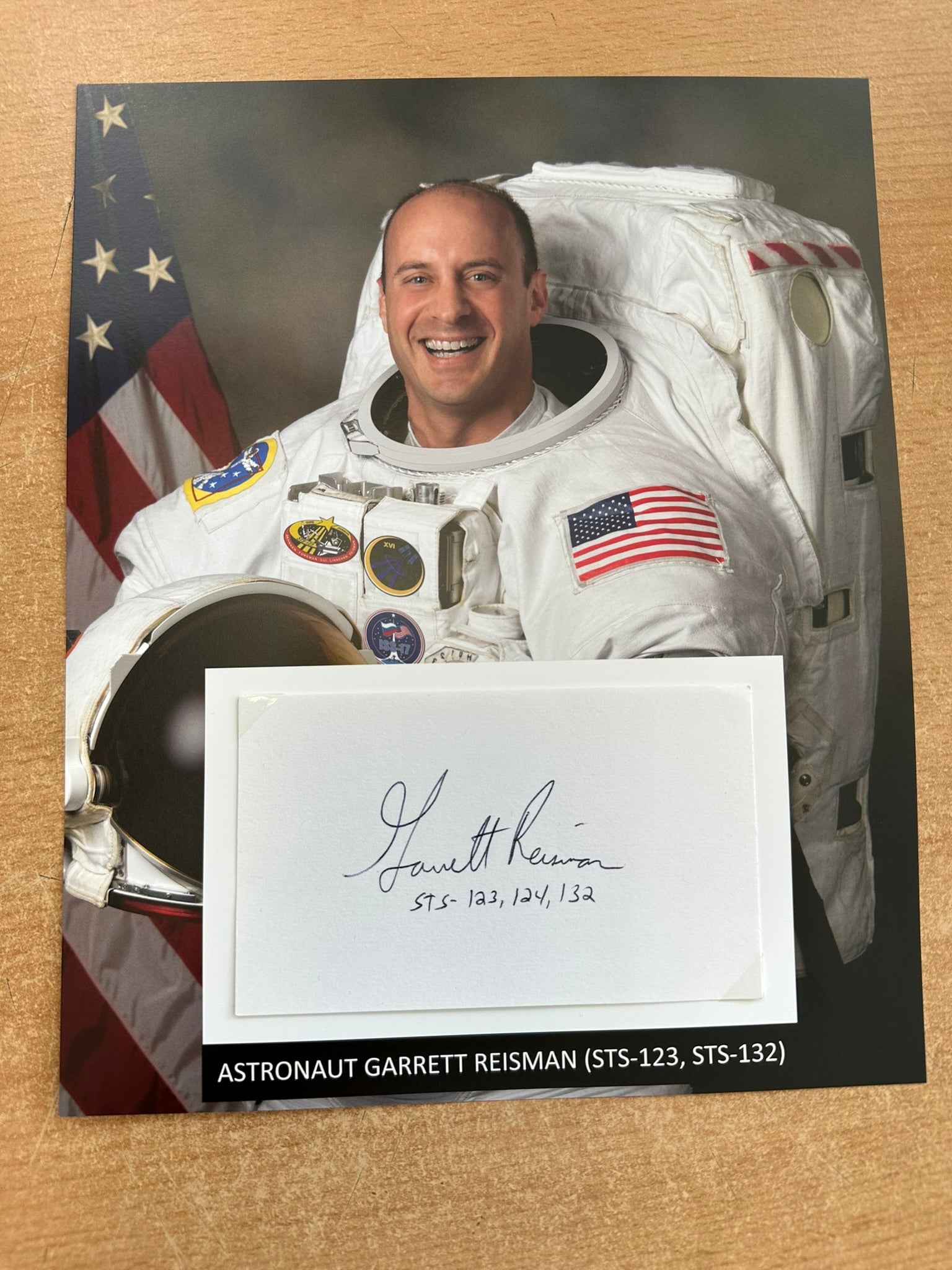 Astronaut Garrett Reisman hand-signed 5x3'' index card on 8x10'' presentation