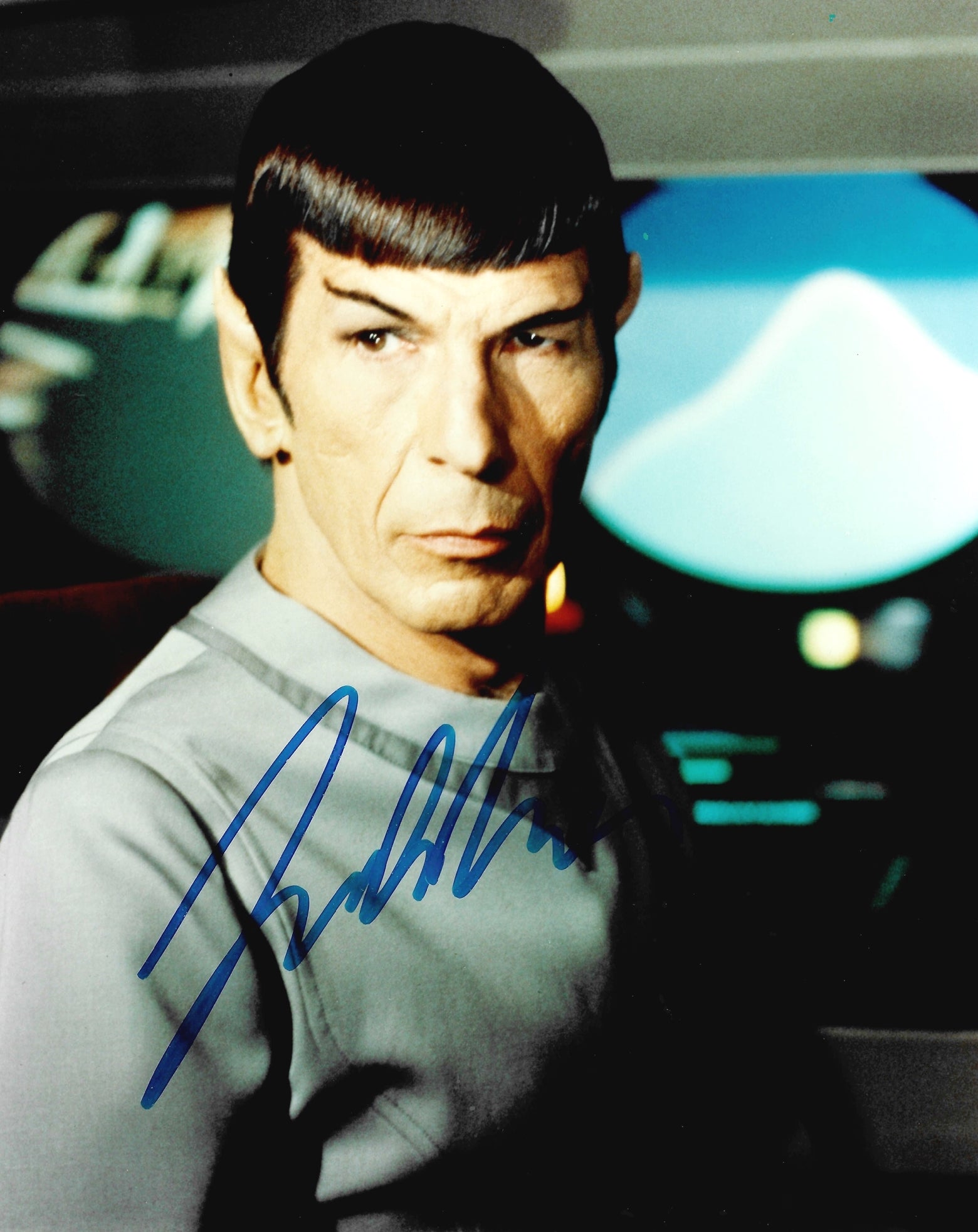 STAR TREK: Leonard Nimoy hand-signed TOS photo 8x10''