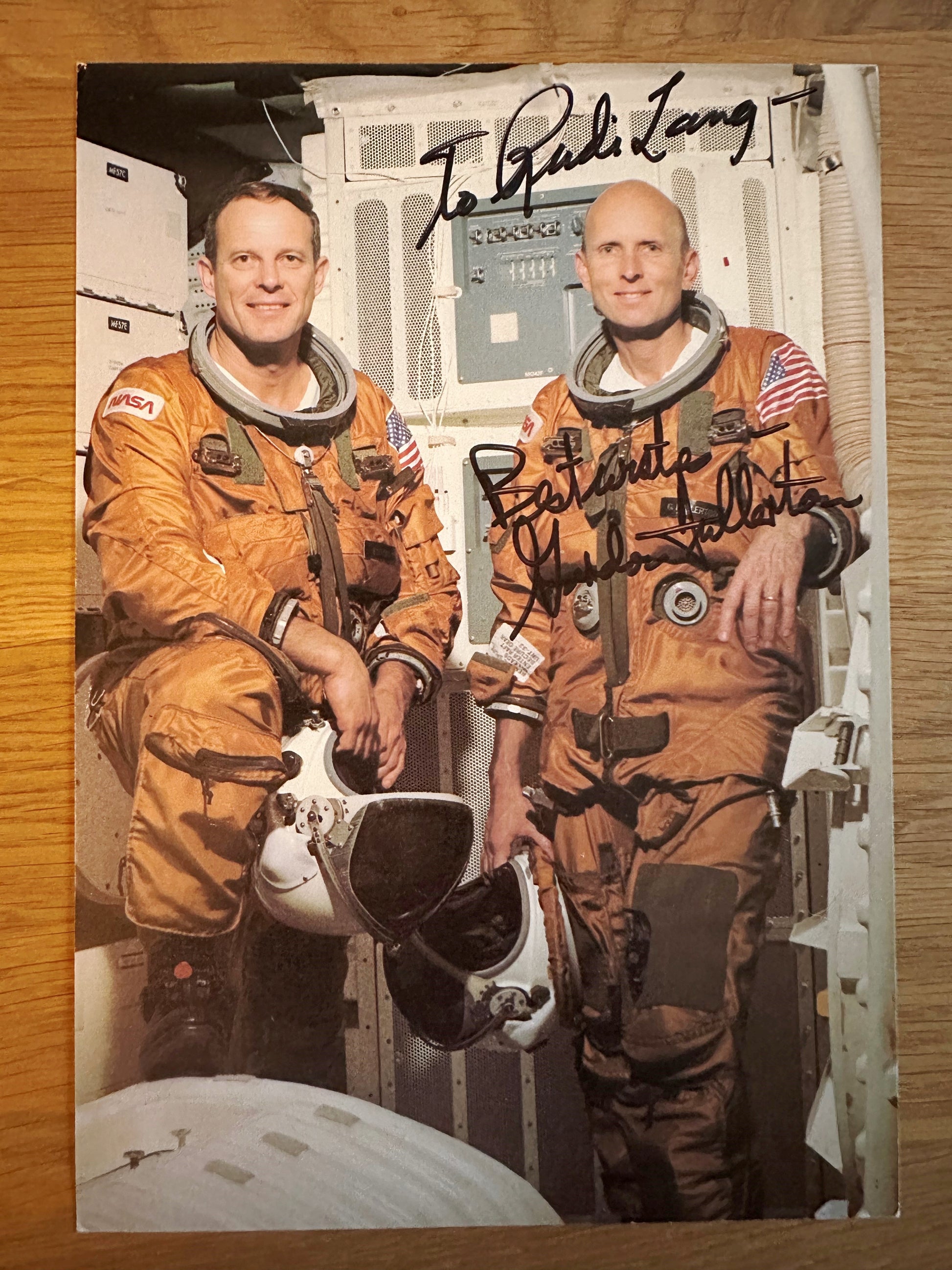 Astronaut Gordon Fullerton hand-signed 6x8'' portrait