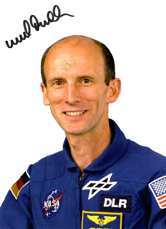 German Astronaut Gerhard Thiele hand-signed portrait 6x8''